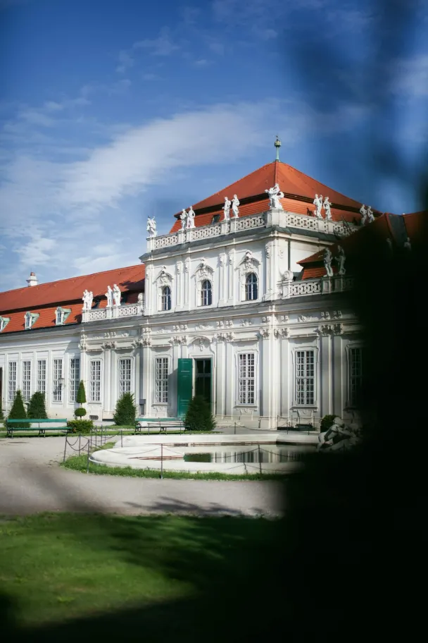 Royal villa with car and garden slide-2